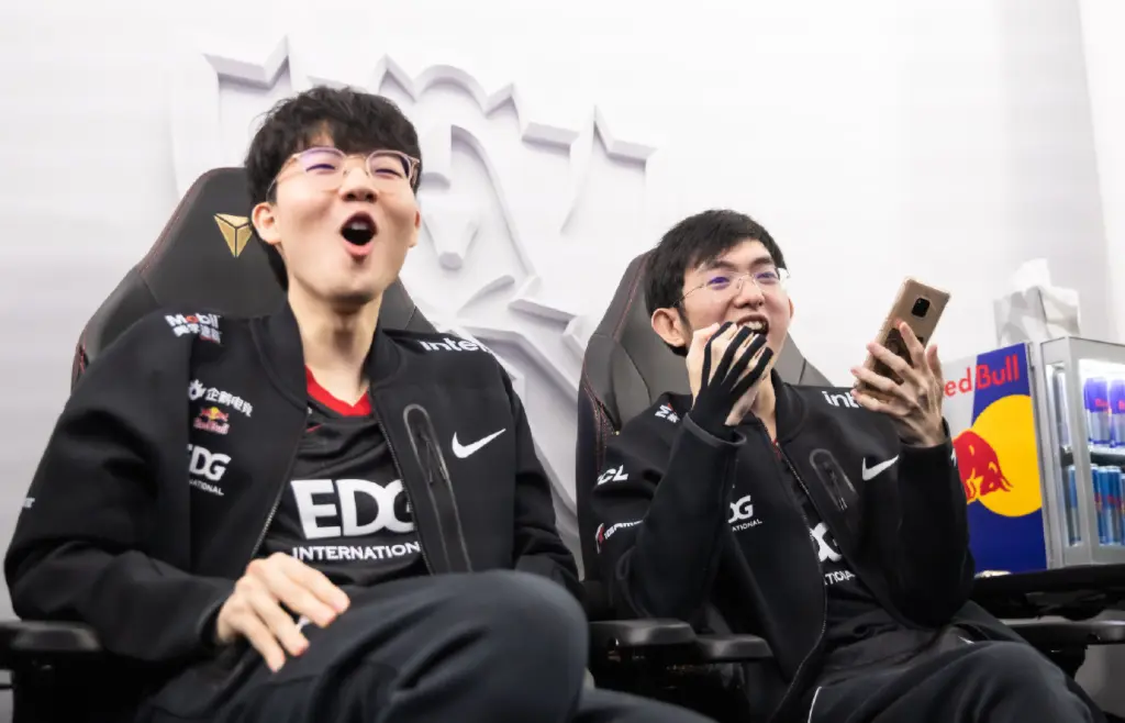 MAD鏖战DRX，Scout开启传奇时刻激烈交锋半决赛，留下经典瞬间