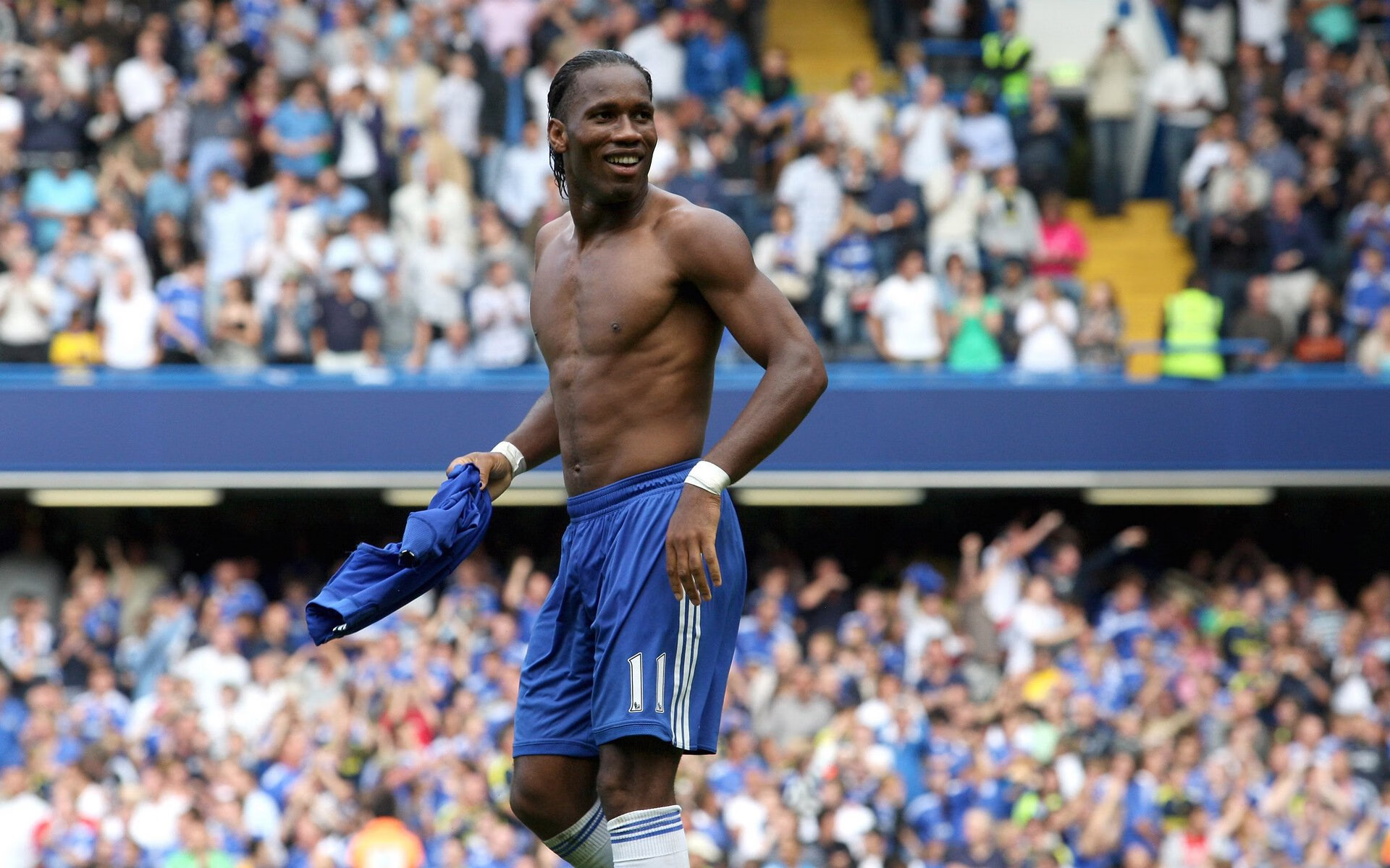 王者归来!梅西统治级表现助巴黎连斩强敌,法甲霸权稳如磐石